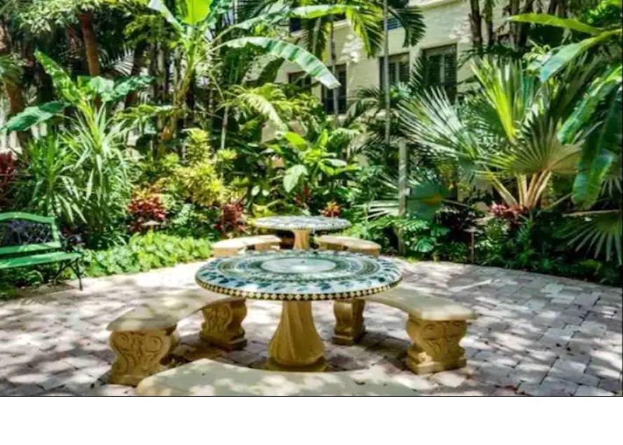 Romantic Studio In The Heart Of Palm Beach - Free Valet Service Экстерьер фото